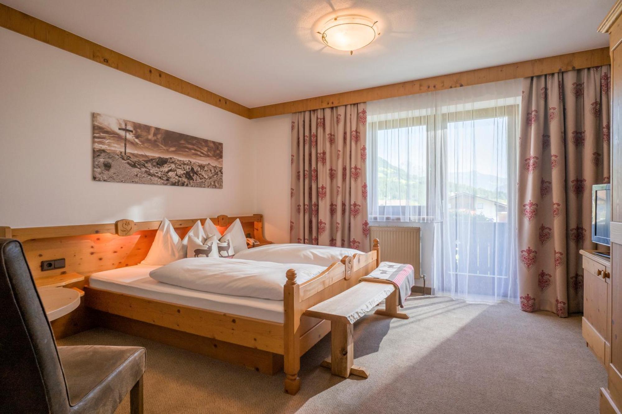 Hotel Landhaus Zillertal Фюген Екстер'єр фото